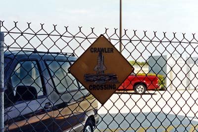 A warning sign at Cape Canaveral. The first voyage we made was to the East Coast of the United States to see the space shuttle launch of STS-101, Florida - USA / Ein Warnschild in Cape Canaveral. Die erste Tour die wir unternahmen war an die Ost-Küste der USA um den Shuttle Start der Mission STS-101 live zu erleben, Florida - USA - 2000