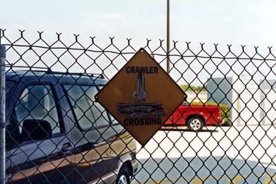 A warning sign at Cape Canaveral. The first voyage we made was to the East Coast of the United States to see the space shuttle launch of STS-101, Florida - USA / Ein Warnschild in Cape Canaveral. Die erste Tour die wir unternahmen war an die Ost-Küste der USA um den Shuttle Start der Mission STS-101 live zu erleben, Florida - USA - 2000