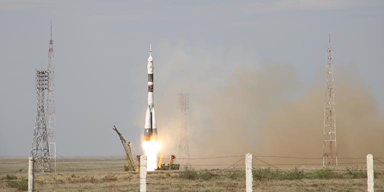 soyuz liftoff expedition